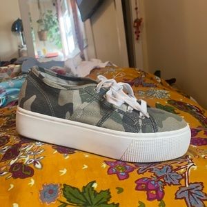 Steve Madden Army Print Platform Sneakers